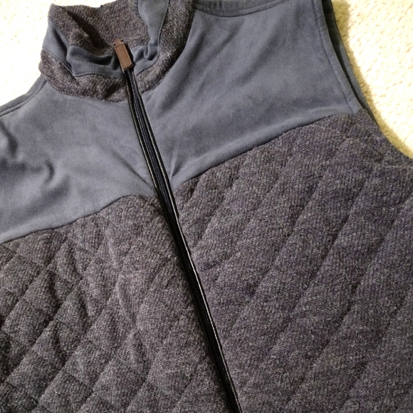 Johnston& Murphy Quilted Charcoal/Navy Vest - Picture 2 of 6